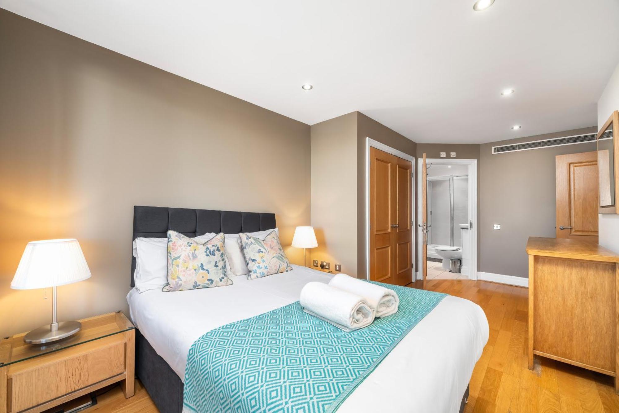 Modern Paddington Station 2 Bedroom Apartment London Exterior photo