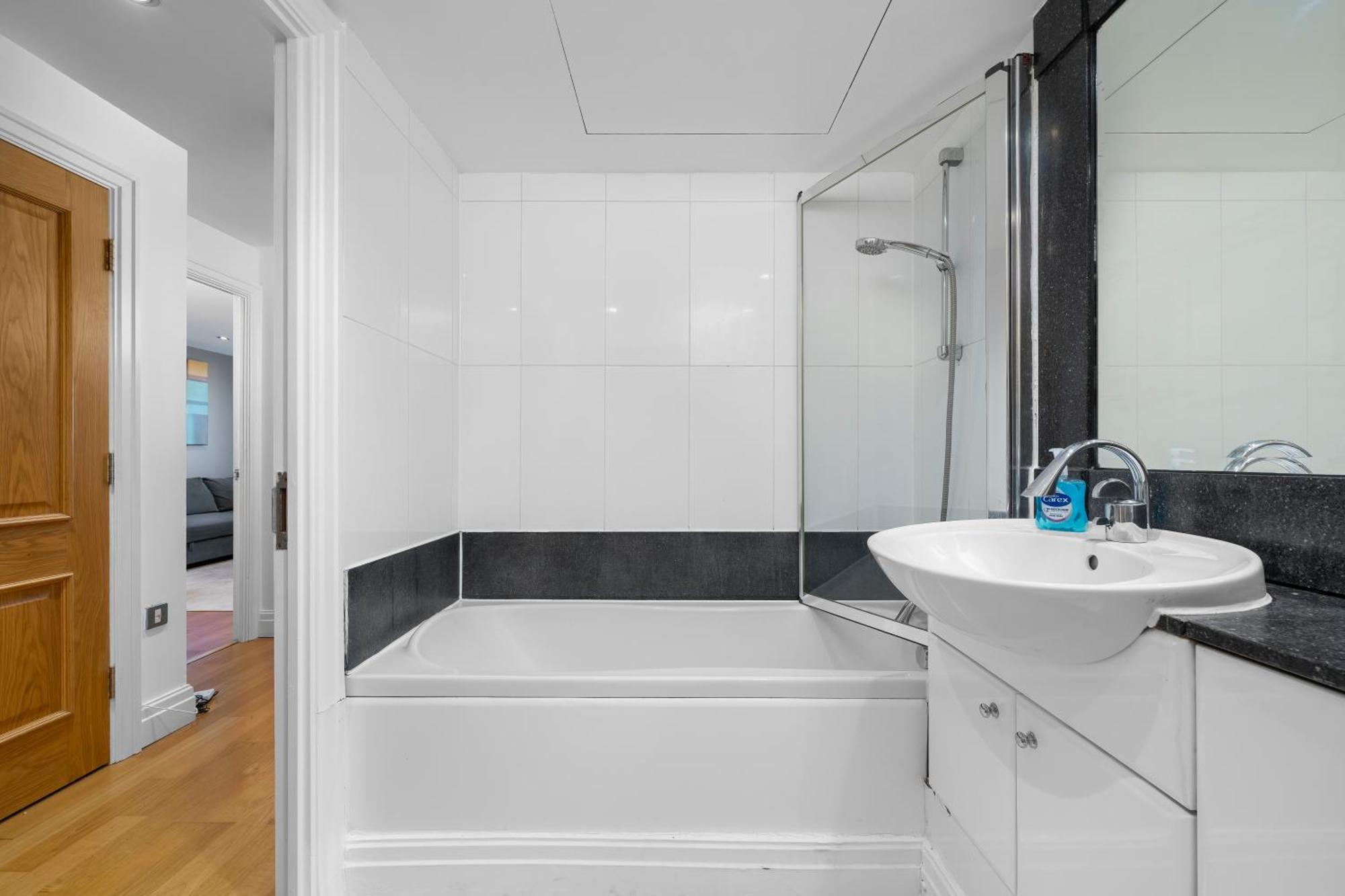 Modern Paddington Station 2 Bedroom Apartment London Exterior photo